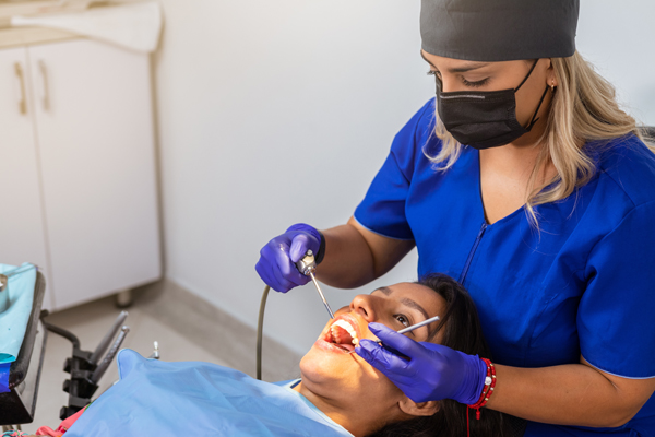 Go To An Emergency Dentist For A Gum Laceration
